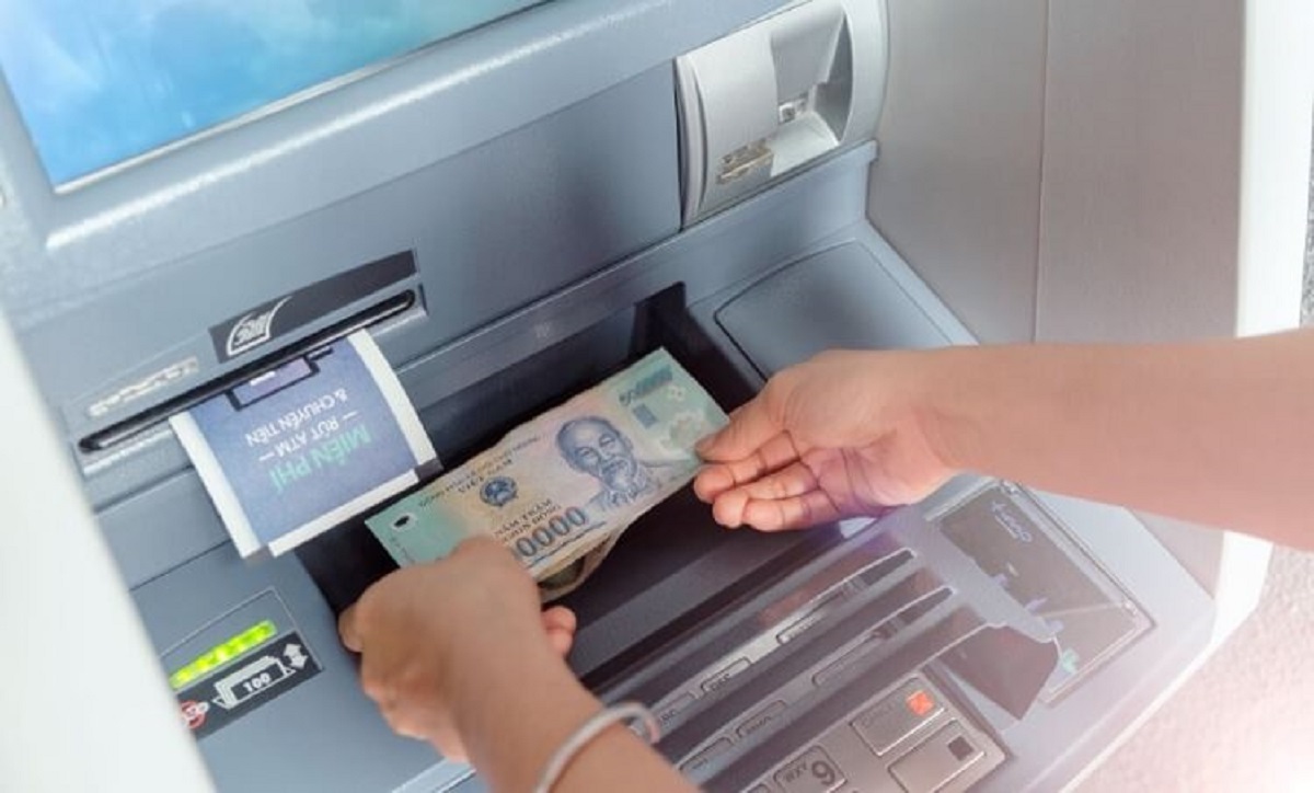 Hướng dẫn cách gửi tiền vào thẻ ATM đơn giản
